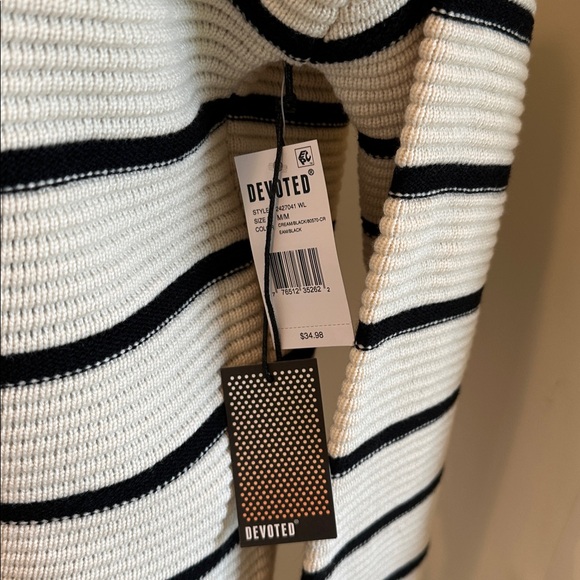 Nwt devoted sweater. - Picture 2 of 6